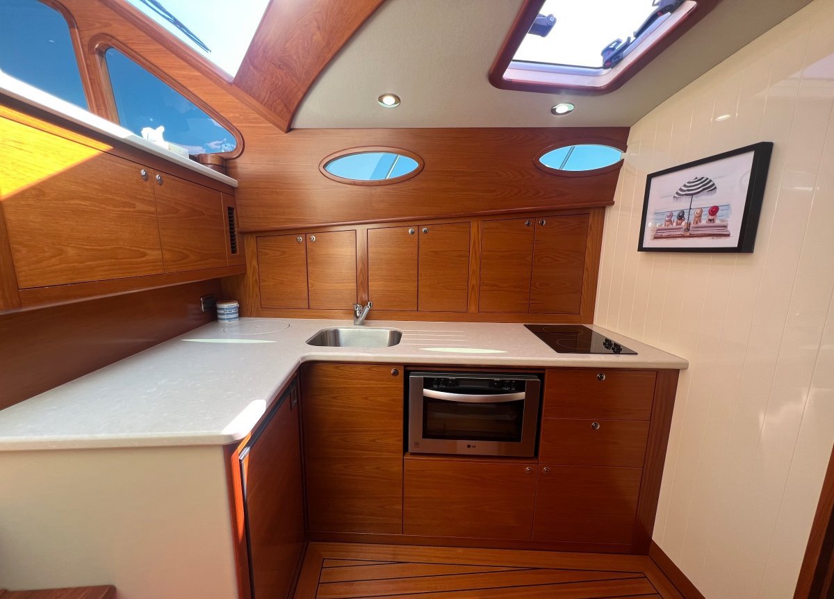 2014 PALM BEACH MOTOR YACHTS 45 13