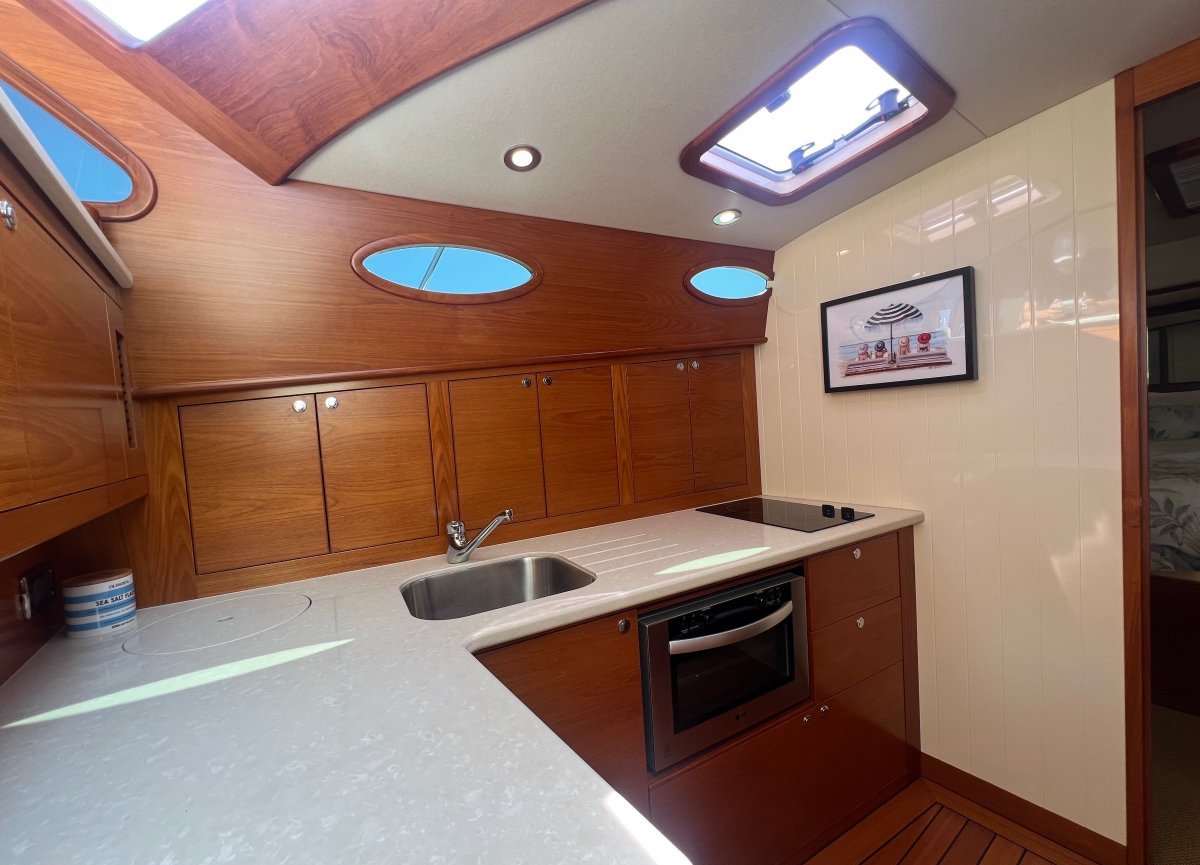 2014 PALM BEACH MOTOR YACHTS 45 19
