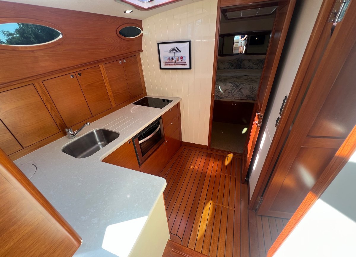 2014 PALM BEACH MOTOR YACHTS 45 21