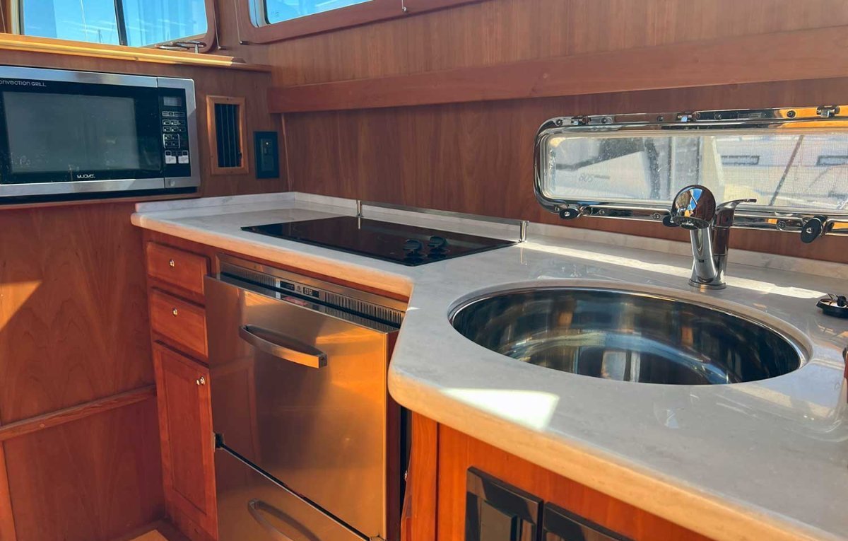 2018 Sabre 42 Salon Express 23