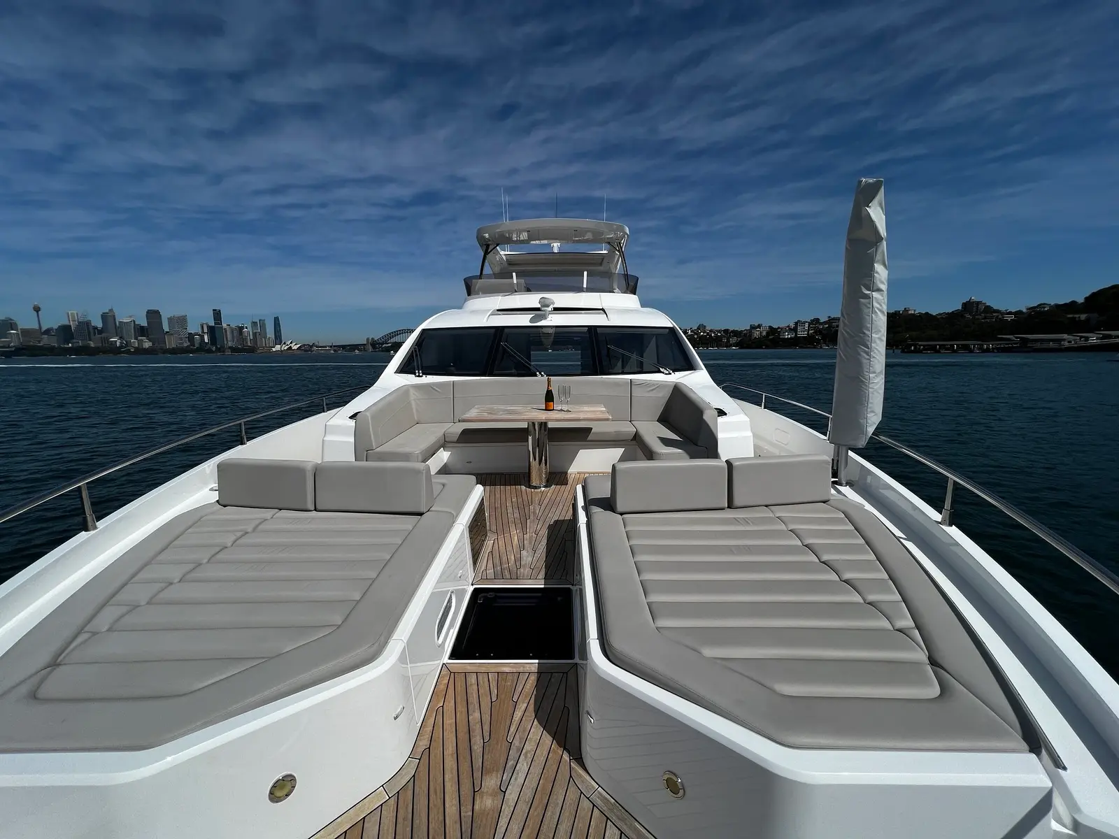 2018 Sunseeker 76 Yacht 5