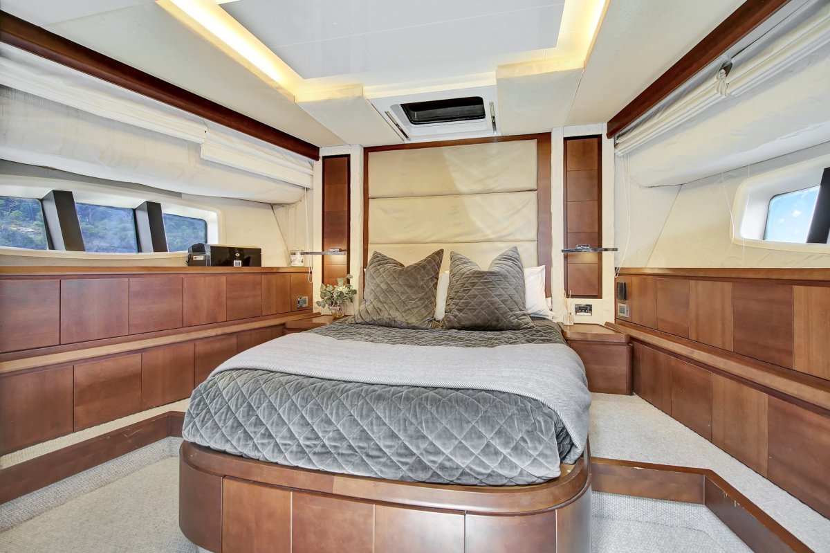 2006 Azimut 75 Flybridge Boat For Sale Sydney 13