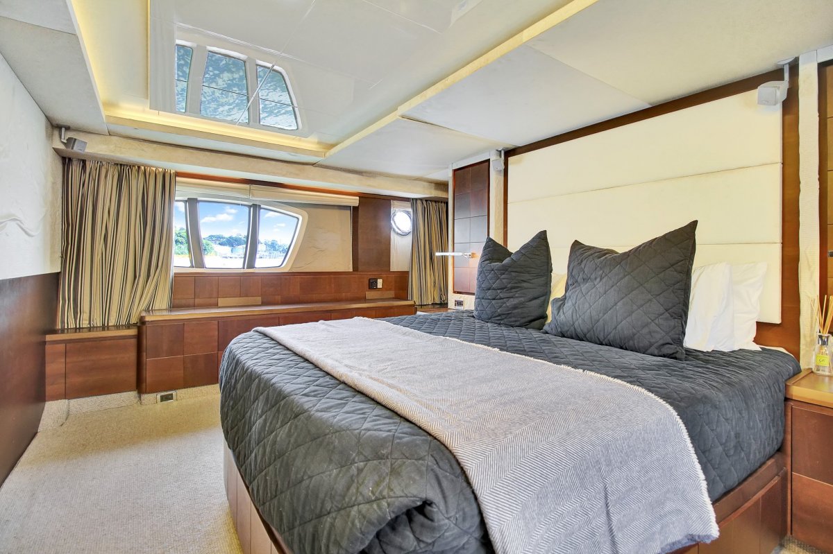 2006 Azimut 75 Flybridge Boat For Sale Sydney 17