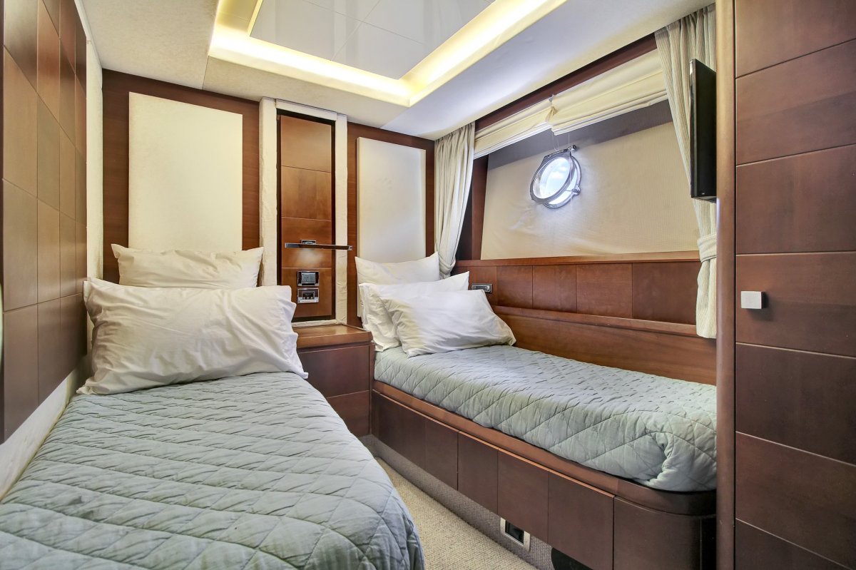 2006 Azimut 75 Flybridge Boat For Sale Sydney 19