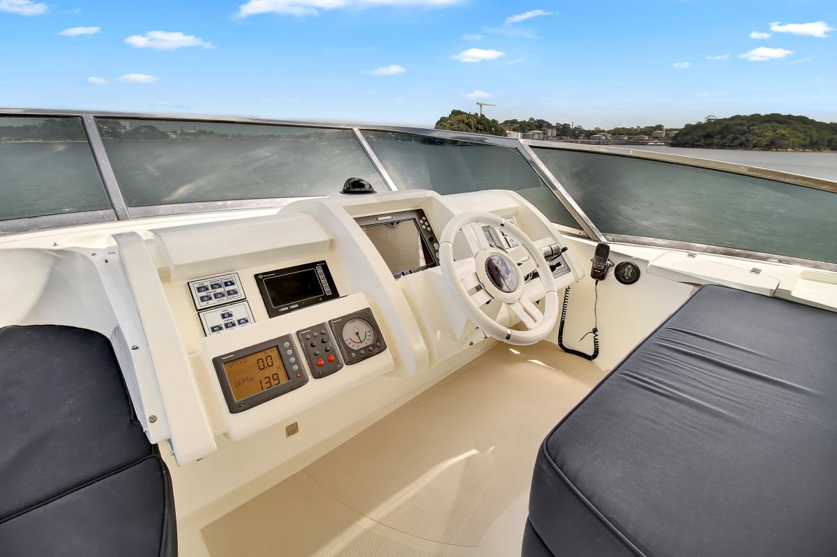 2006 Azimut 75 Flybridge Boat For Sale Sydney 21