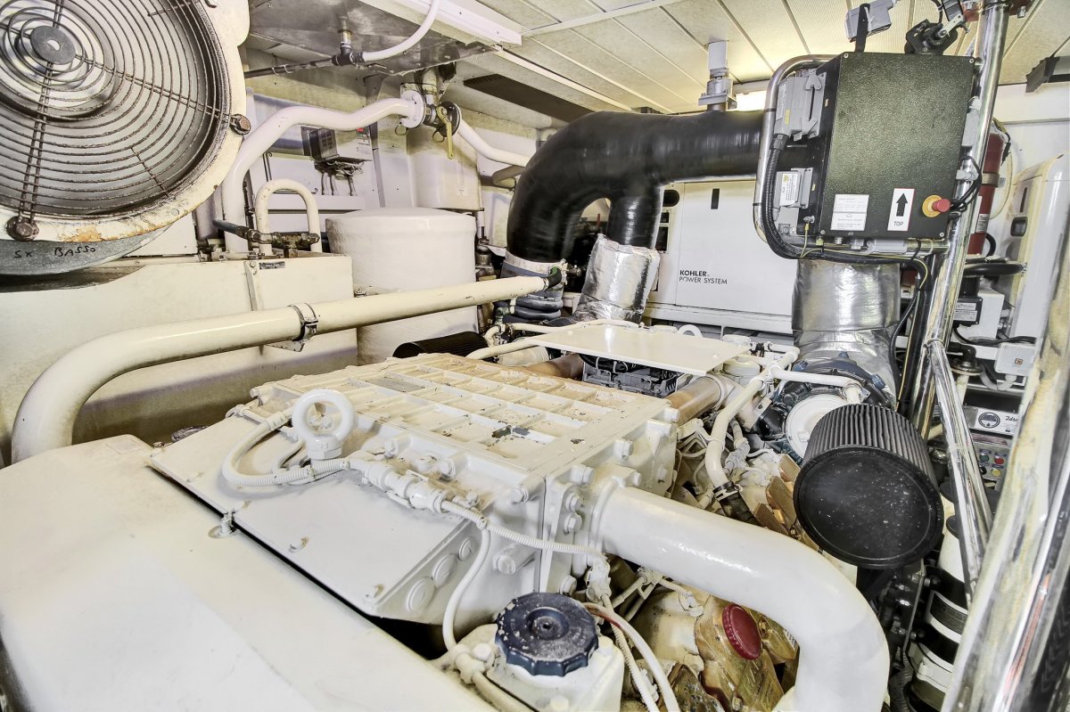 2006 Azimut 75 Flybridge Boat For Sale Sydney 41