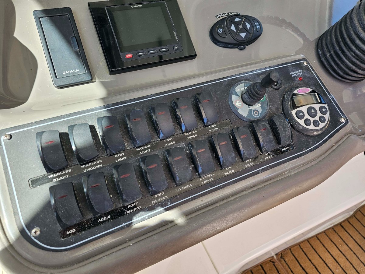 2009 Boston Whaler 345 Conquest Reel Gamer 20