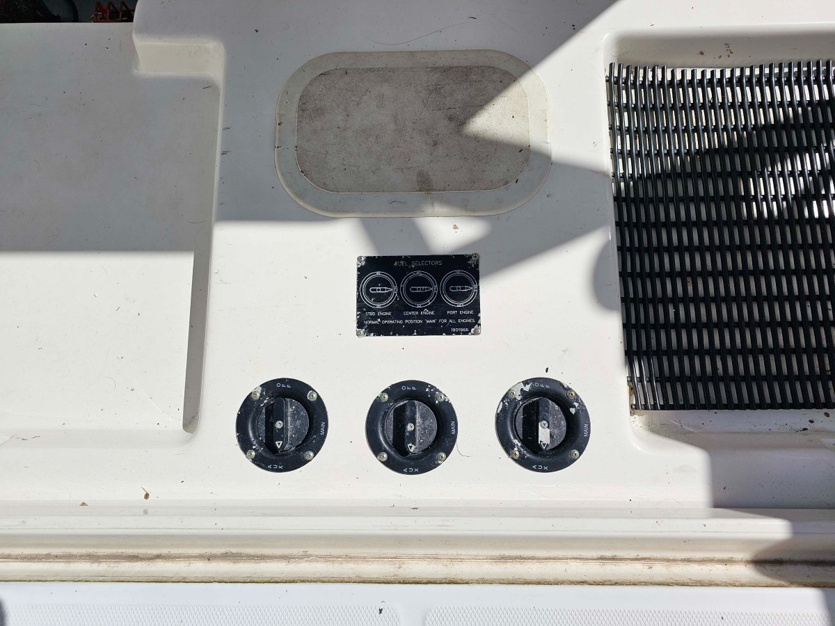 2009 Boston Whaler 345 Conquest Reel Gamer 23