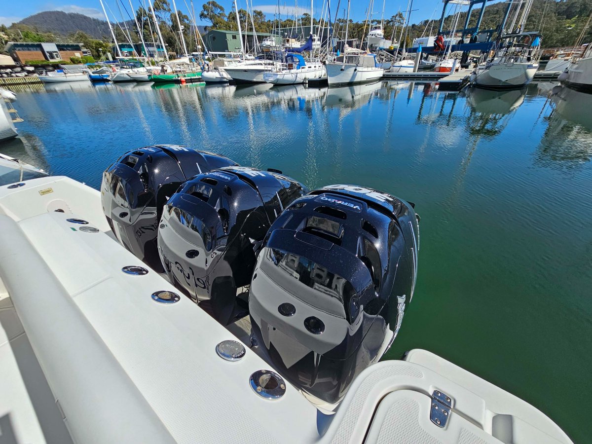 2009 Boston Whaler 345 Conquest Reel Gamer 4