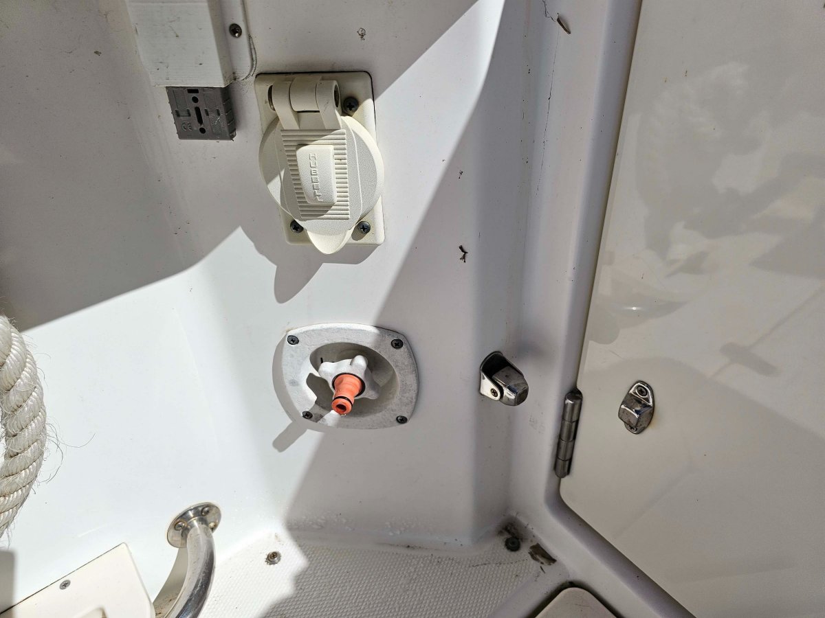 2009 Boston Whaler 345 Conquest Reel Gamer 40