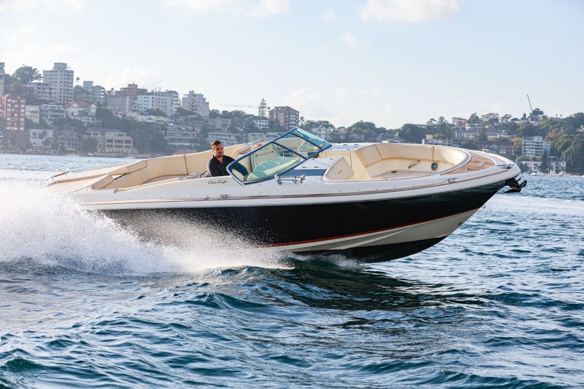 2015 CHRIS CRAFT LAUNCH 32 Boat For Sale 1