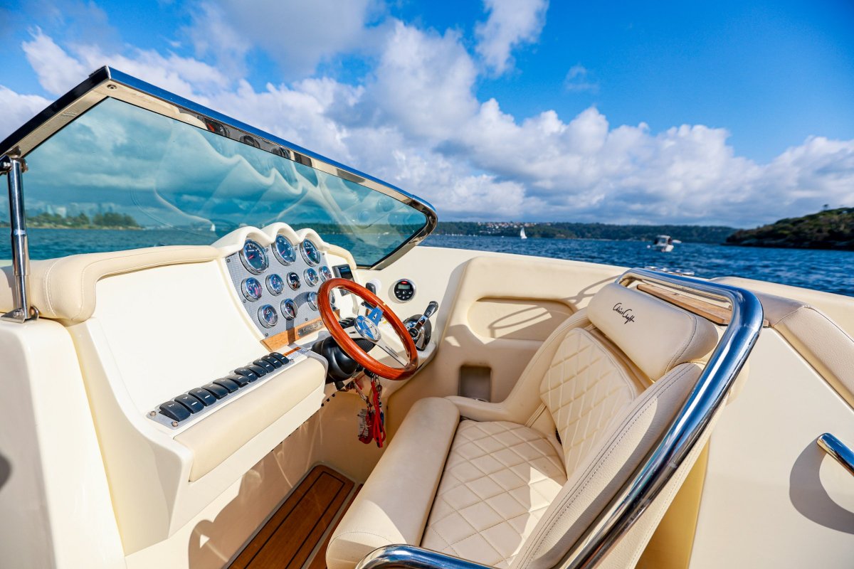2015 CHRIS CRAFT LAUNCH 32 Boat For Sale 12