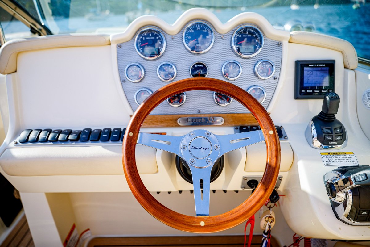 2015 CHRIS CRAFT LAUNCH 32 Boat For Sale 13