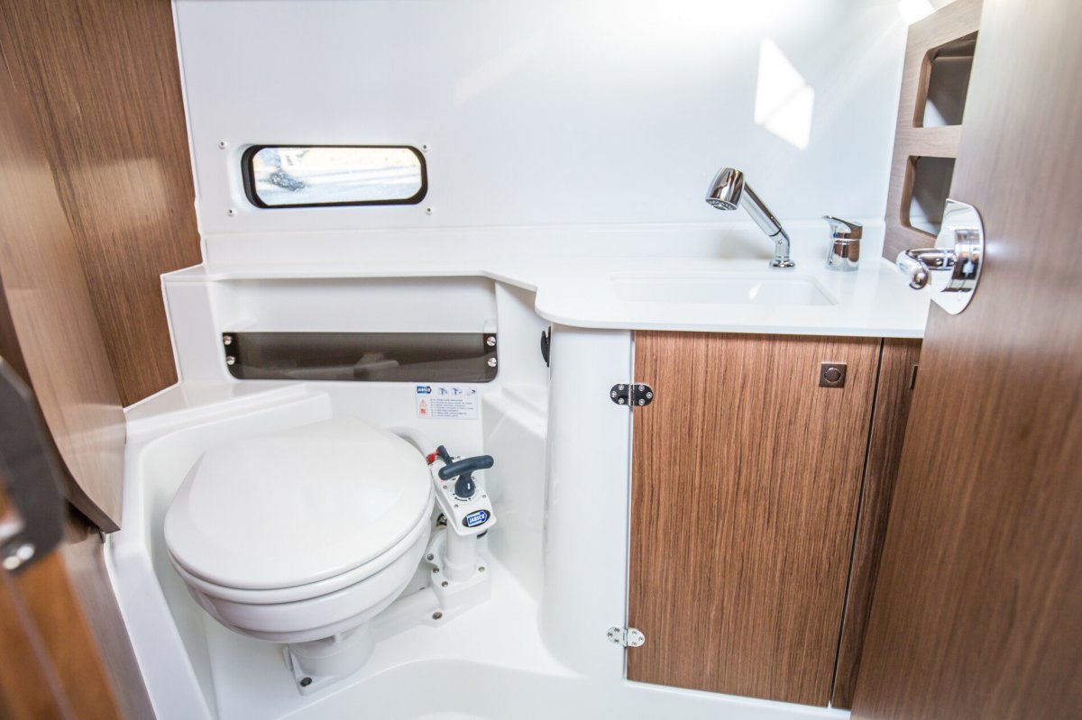 2024 New Beneteau Antares 9.0 B Boat For Sale 4