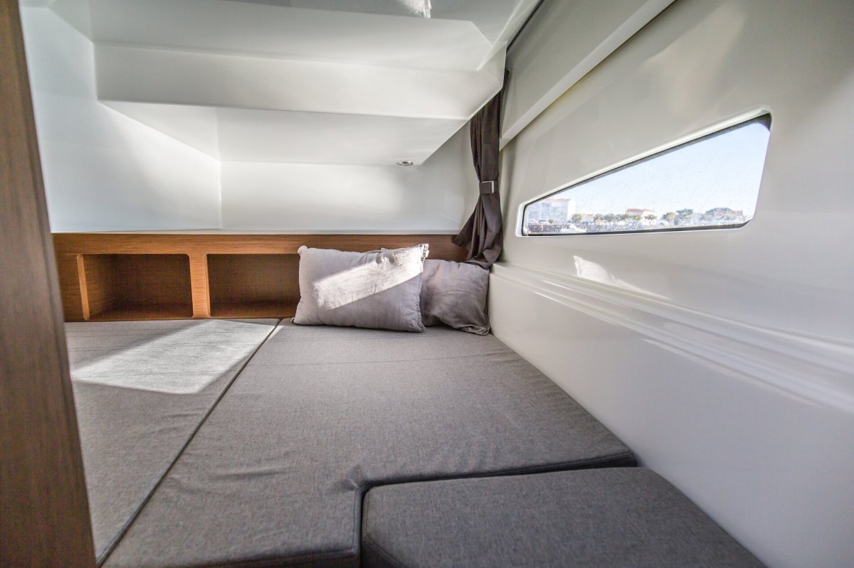 2024 New Beneteau Antares 9.0 B Boat For Sale 7