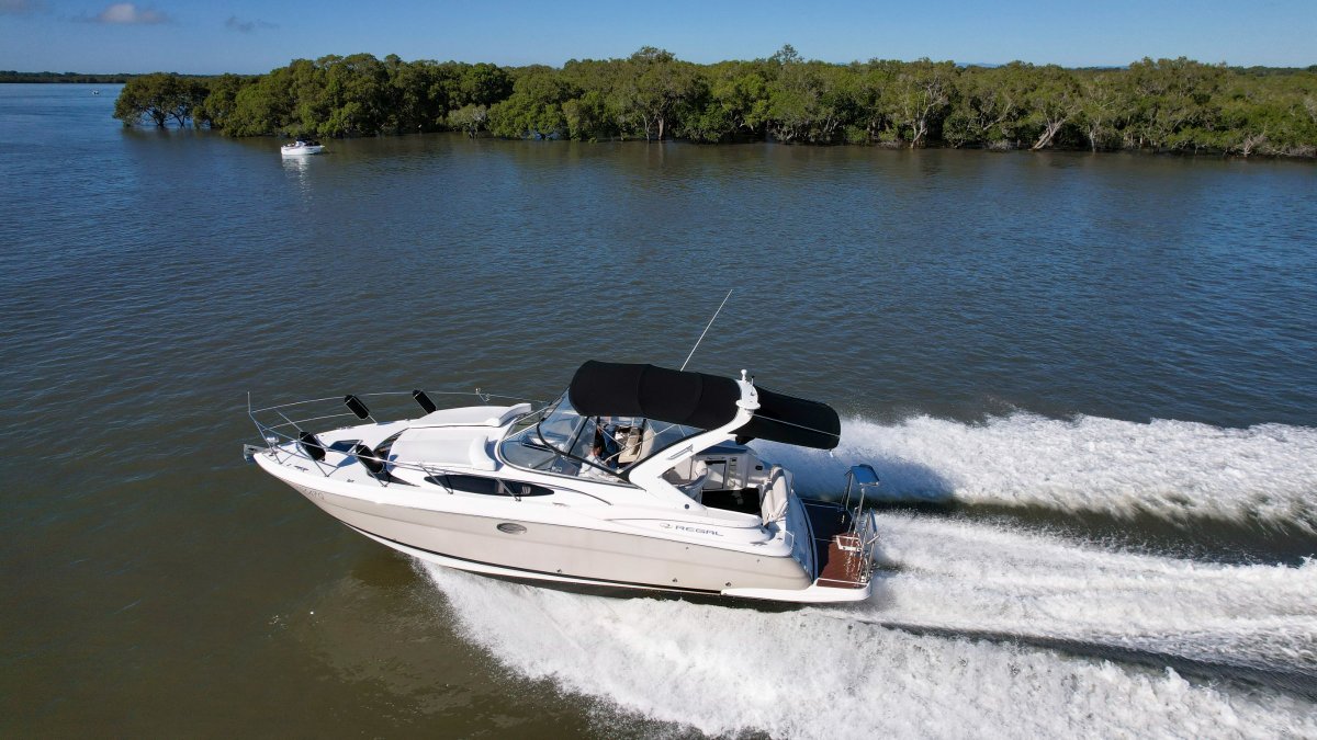 2009 Regal 3360 Window Express Boat For Sale 1