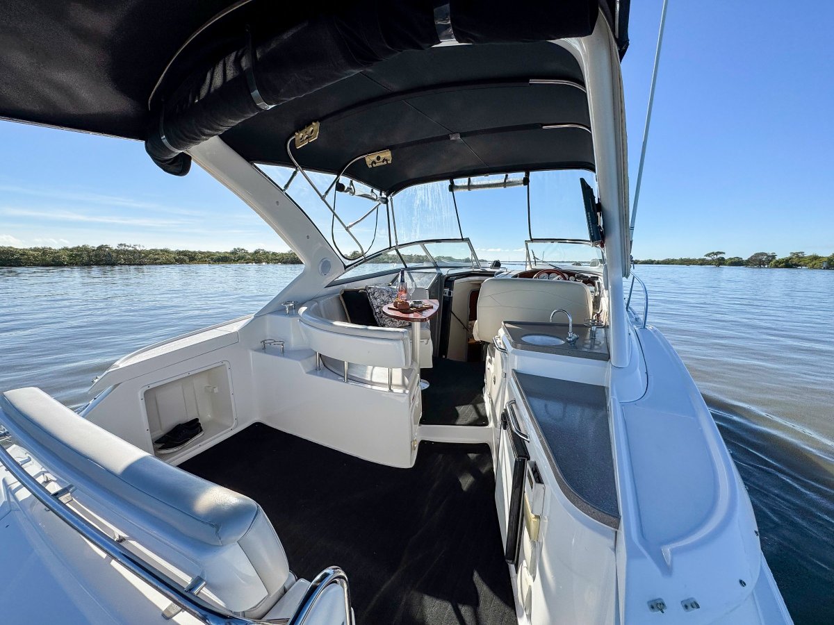 2009 Regal 3360 Window Express Boat For Sale 11