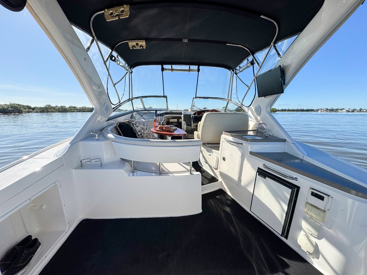 2009 Regal 3360 Window Express Boat For Sale 13