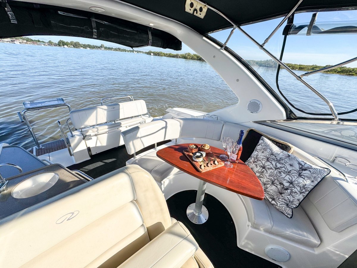 2009 Regal 3360 Window Express Boat For Sale 17