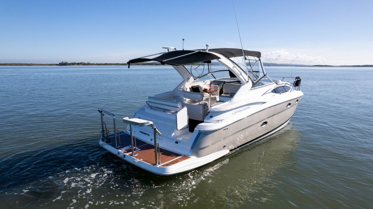 2009 Regal 3360 Window Express Boat For Sale 2