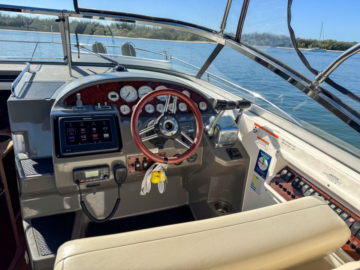 2009 Regal 3360 Window Express Boat For Sale 20