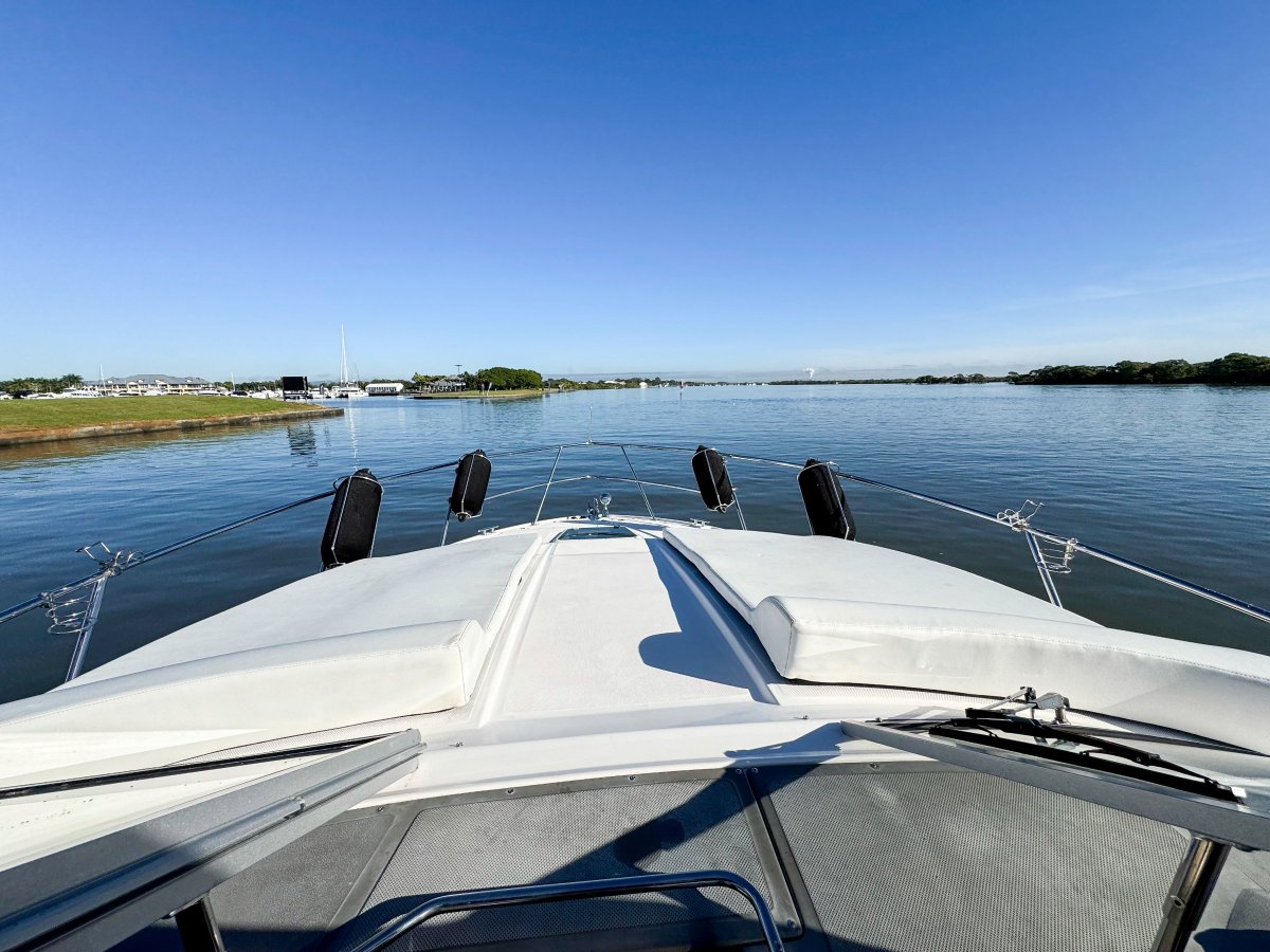 2009 Regal 3360 Window Express Boat For Sale 23