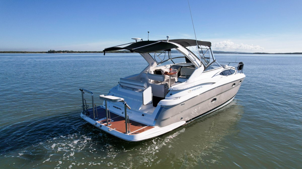 2009 Regal 3360 Window Express Boat For Sale 24