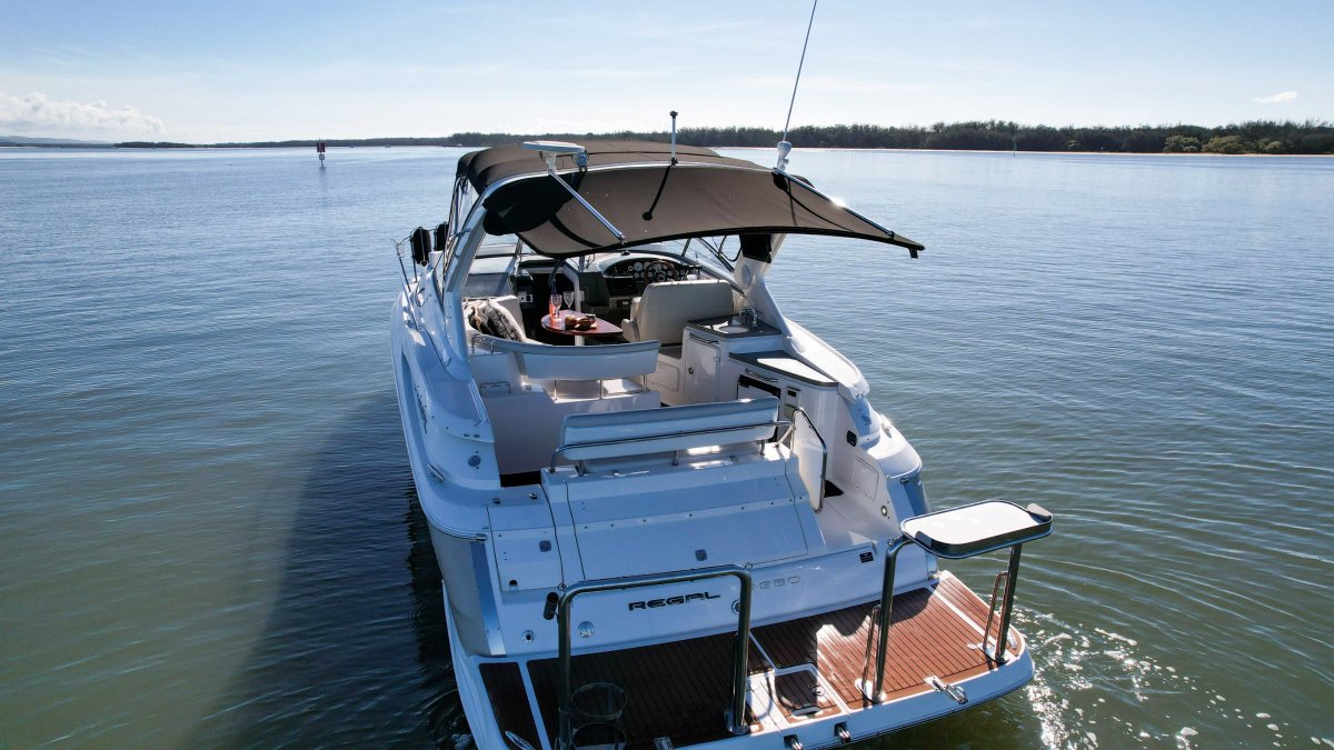 2009 Regal 3360 Window Express Boat For Sale 25