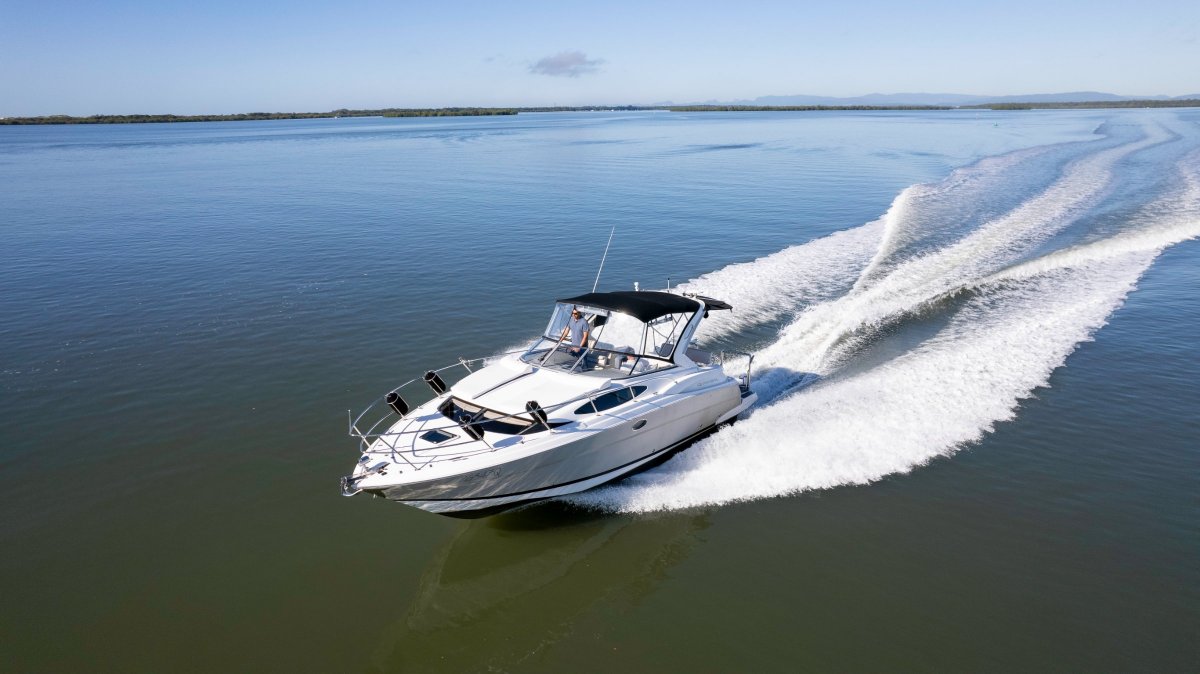 2009 Regal 3360 Window Express Boat For Sale 30