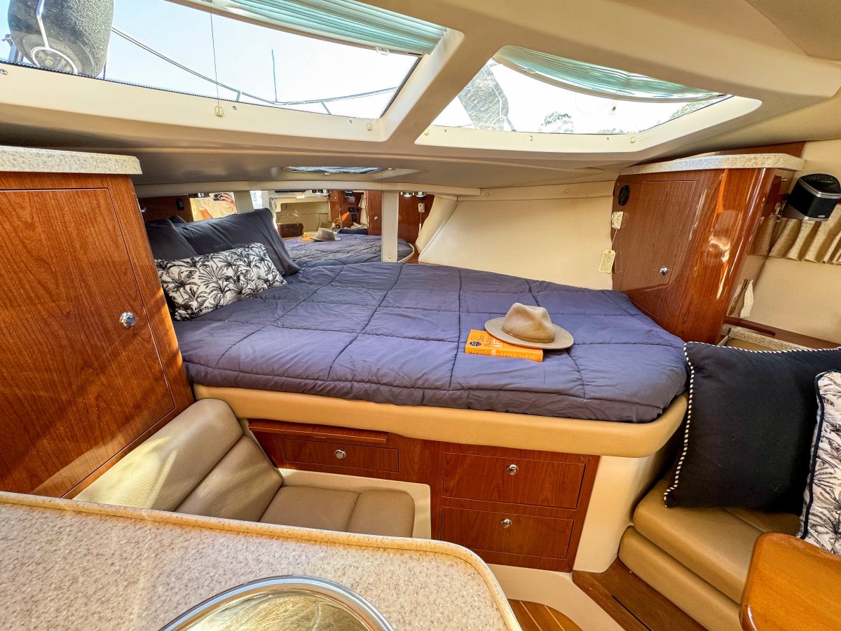 2009 Regal 3360 Window Express Boat For Sale 5