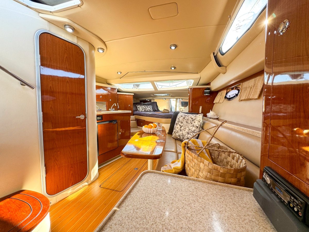 2009 Regal 3360 Window Express Boat For Sale 7
