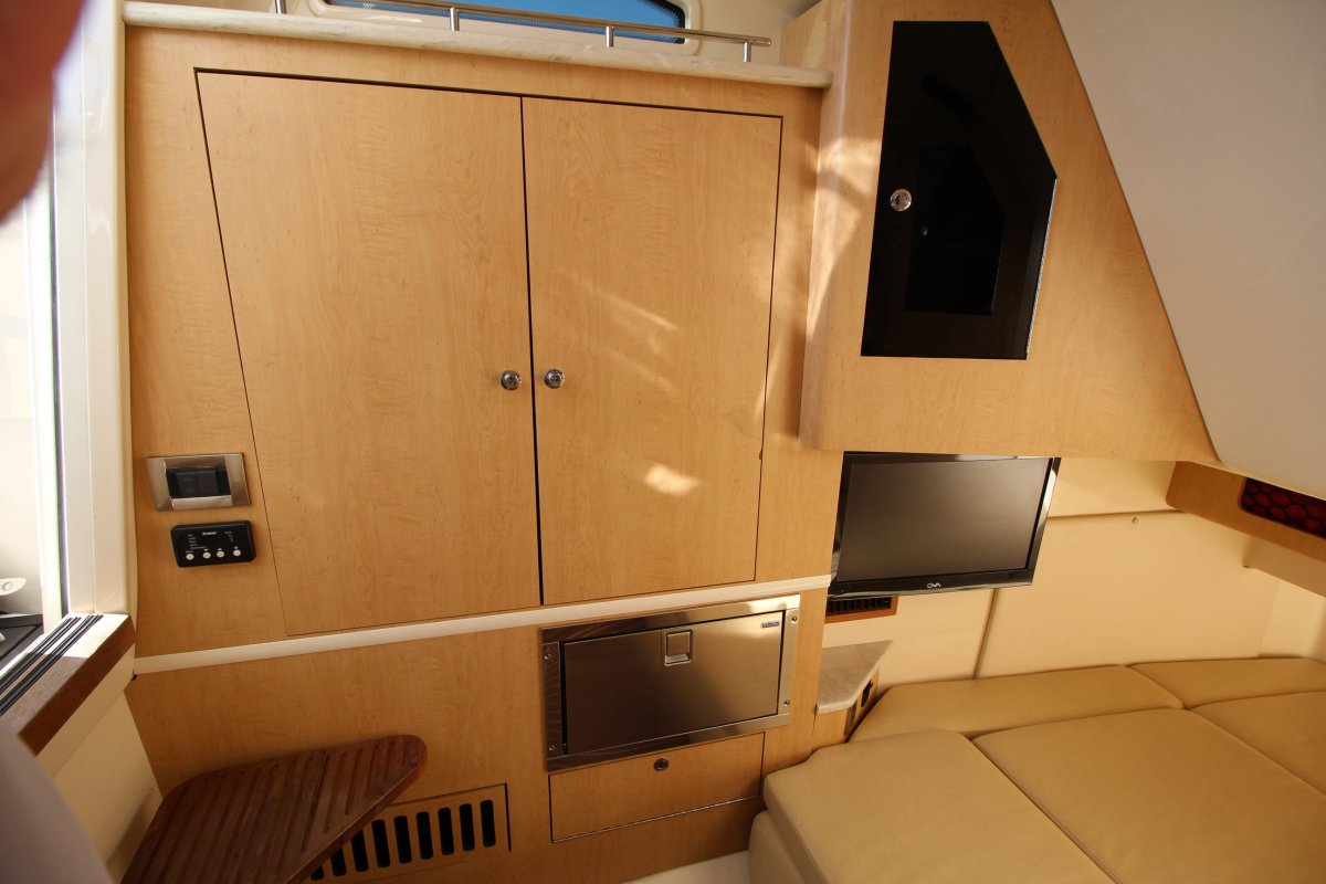 2013 Boston Whaler 370 Outrage Boats For Sale 29