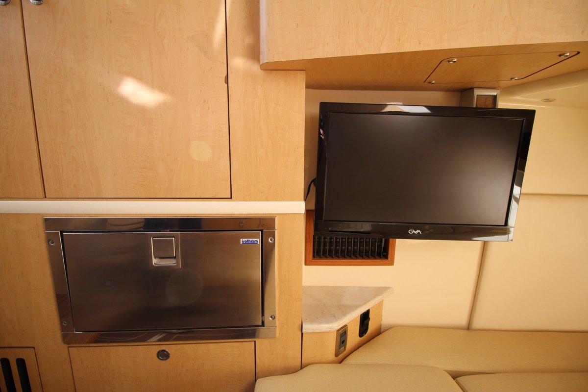 2013 Boston Whaler 370 Outrage Boats For Sale 35