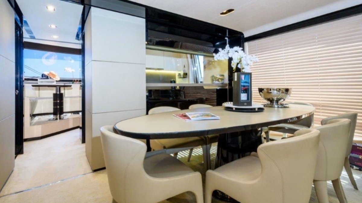 2016 Azimut 80 Flybridge Boats For Sale 10