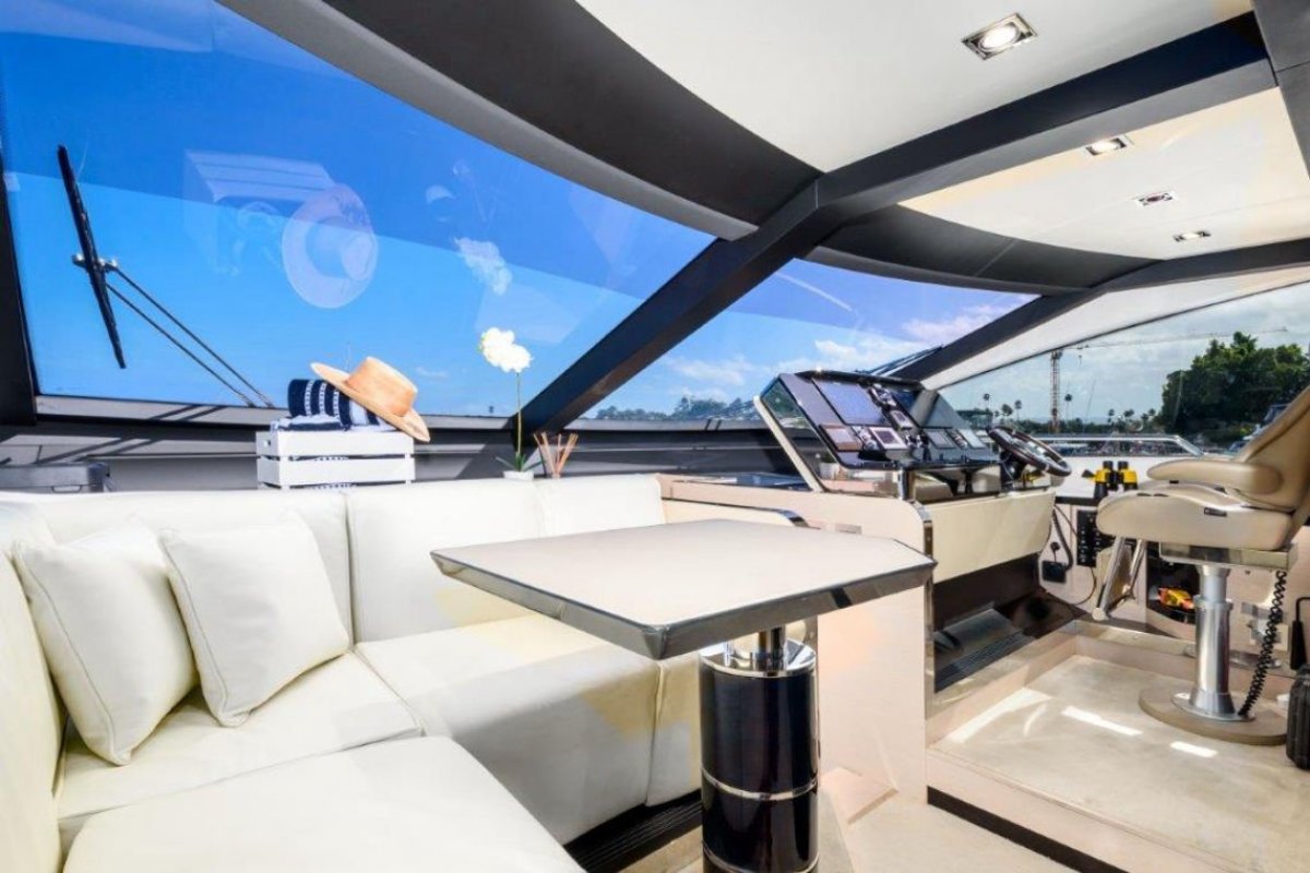 2016 Azimut 80 Flybridge Boats For Sale 12