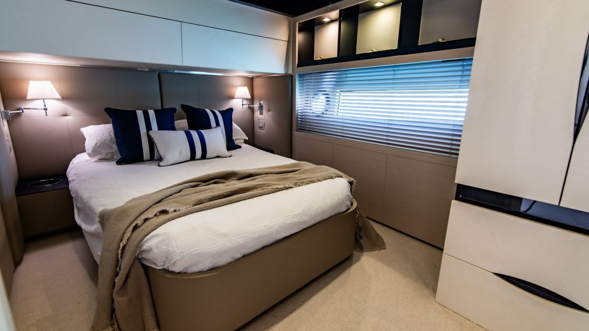 2016 Azimut 80 Flybridge Boats For Sale 19