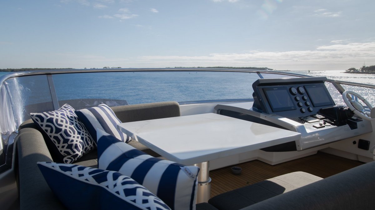 2016 Azimut 80 Flybridge Boats For Sale 24