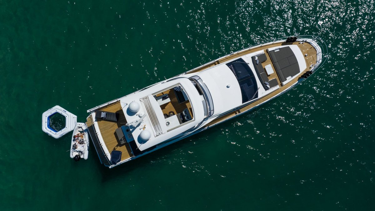 2016 Azimut 80 Flybridge Boats For Sale 4