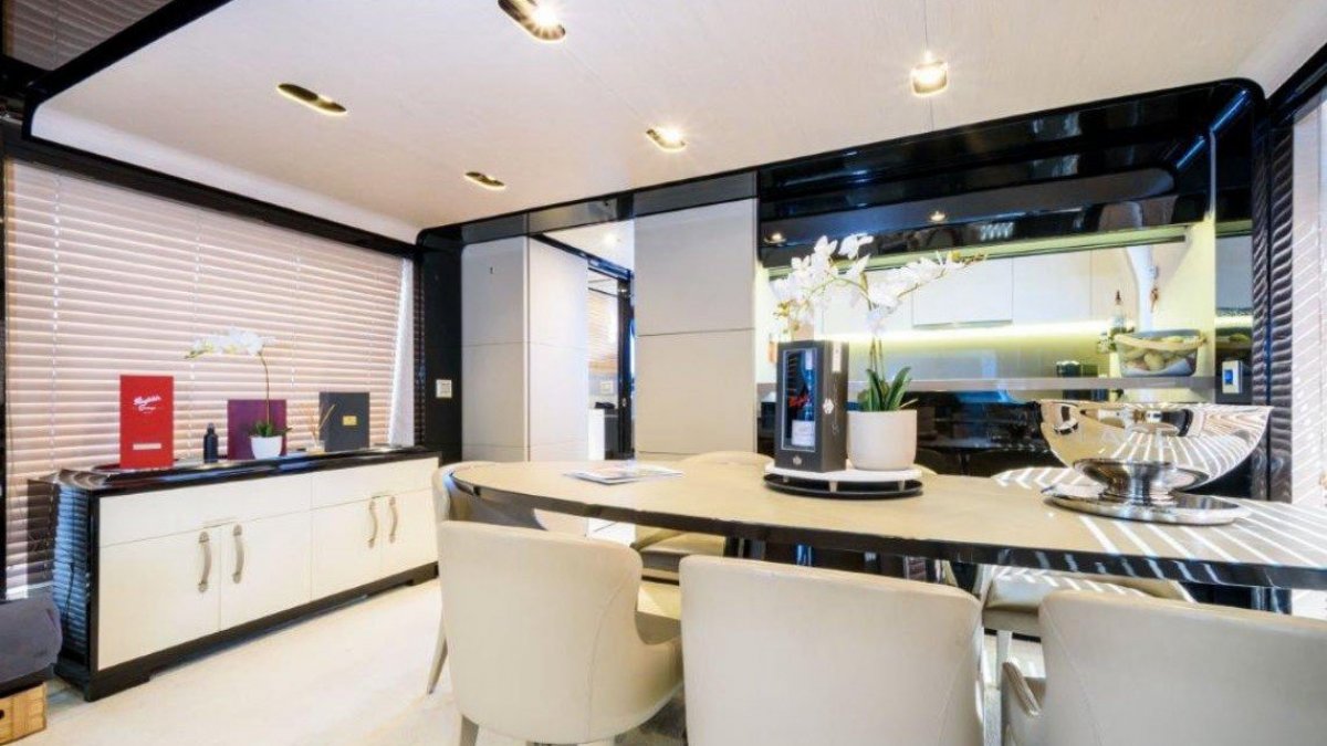 2016 Azimut 80 Flybridge Boats For Sale 9