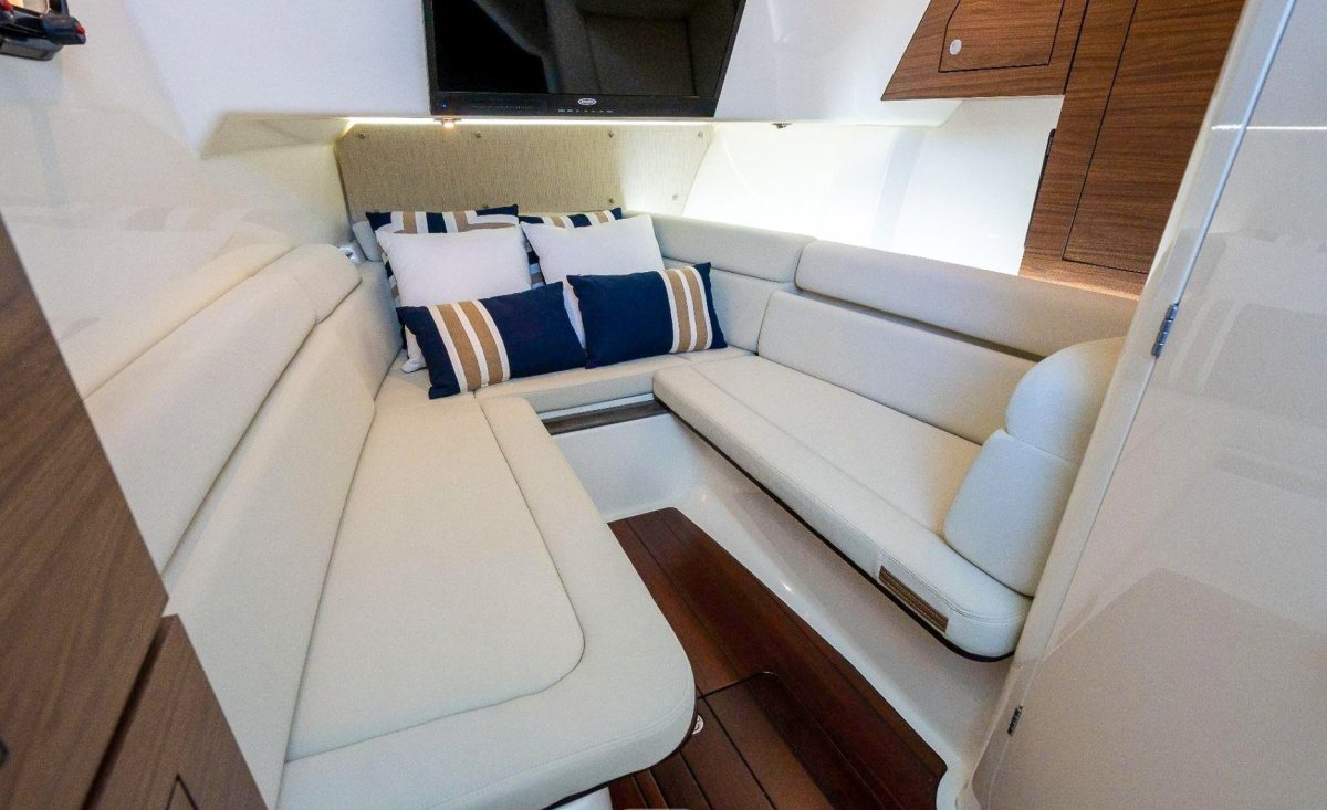 2021 Boston Whaler 350 Realm Boats For Sale 14
