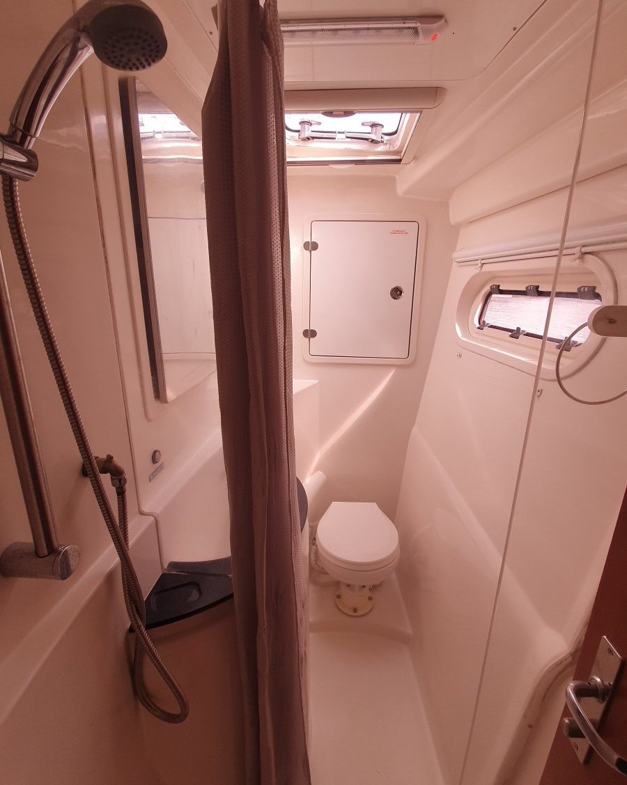 2010 Leopard Catamarans 37 Boats For Sale 14