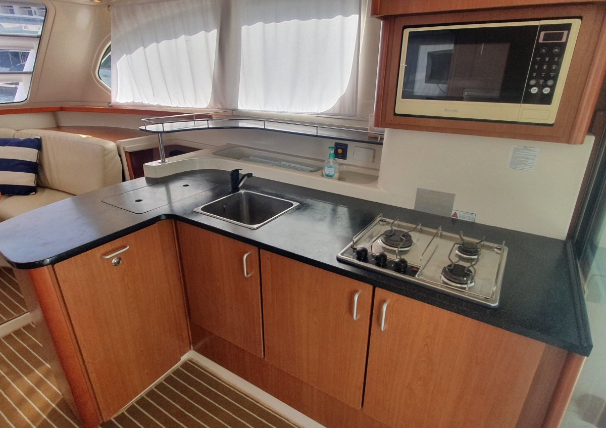 2010 Leopard Catamarans 37 Boats For Sale 6