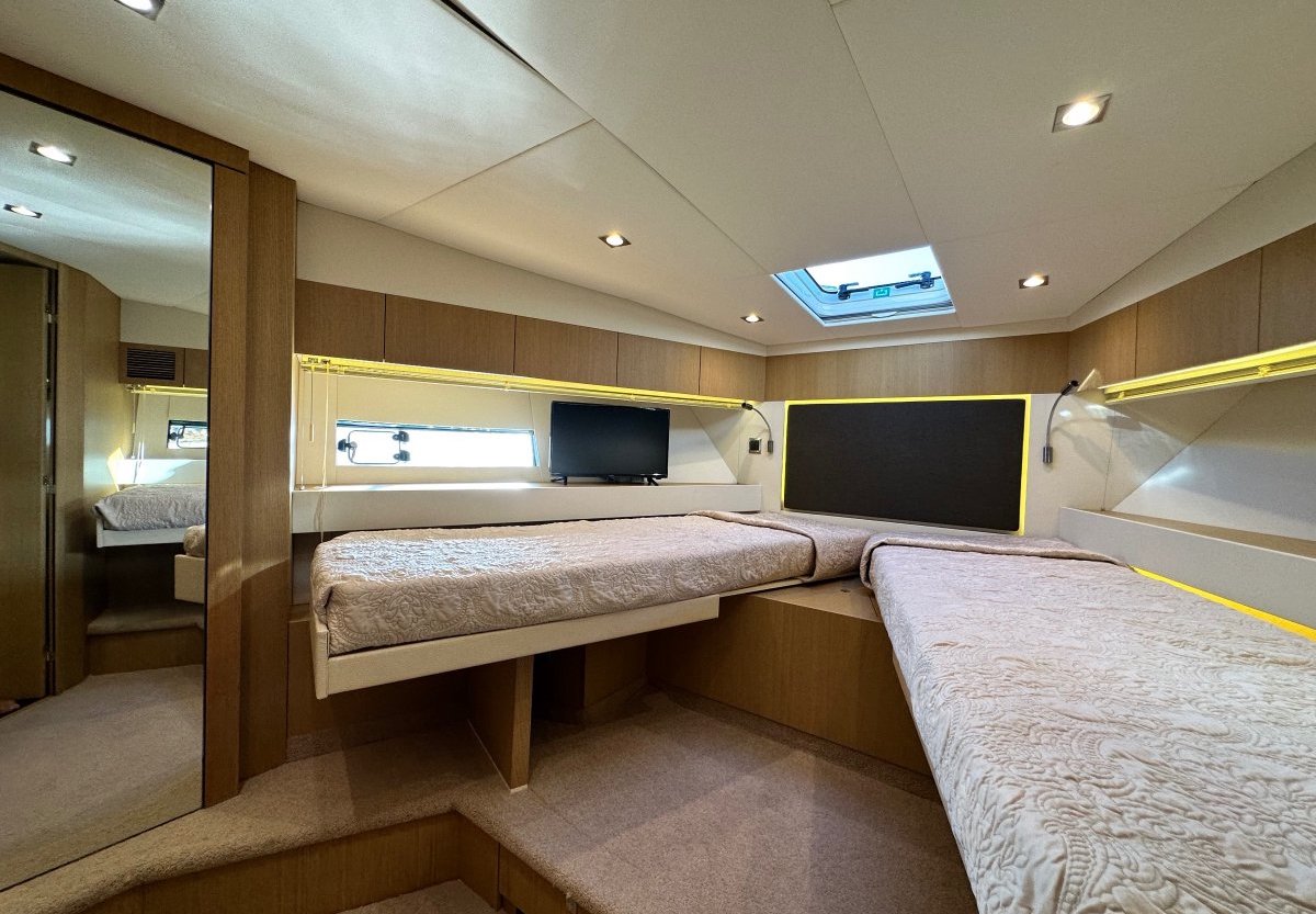 2015 Fairline Squadron 48 Boats For Sale 19