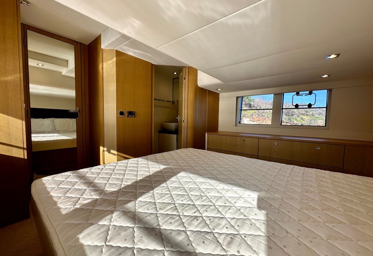 2015 Fairline Squadron 48 Boats For Sale 22