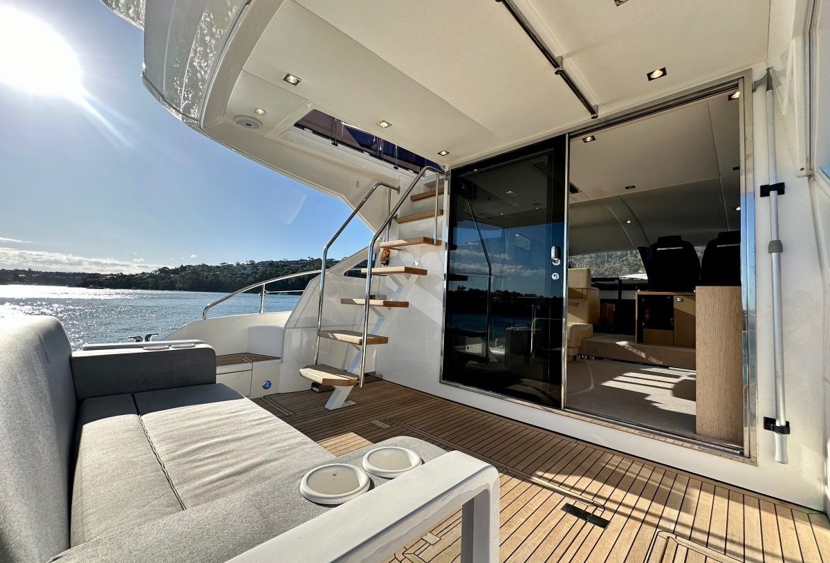2015 Fairline Squadron 48 Boats For Sale 32