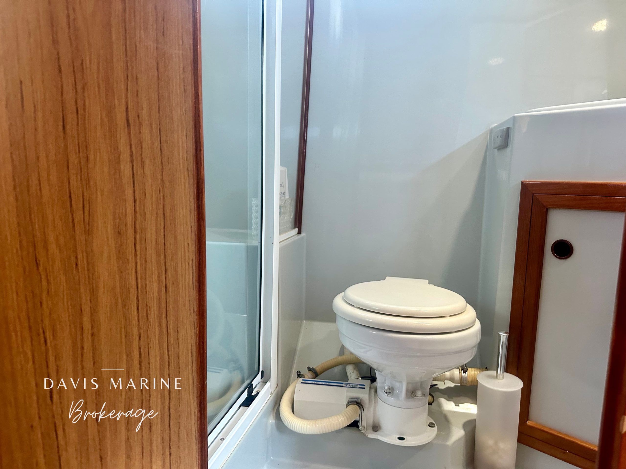 1990 Ranger 35 Aft Cabin Boats For Sale in Sydney 12