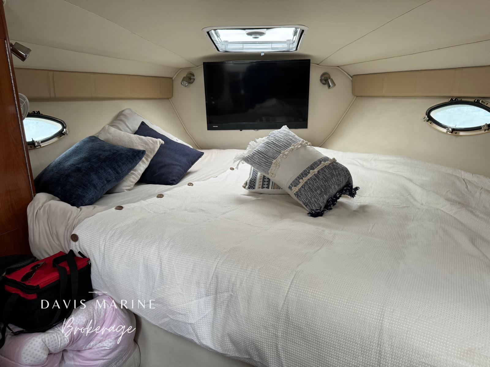 2005 Larson Cabrio 330 Boats For Sale Sydney Australia 15